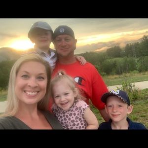 Meet your Posher, Courtney